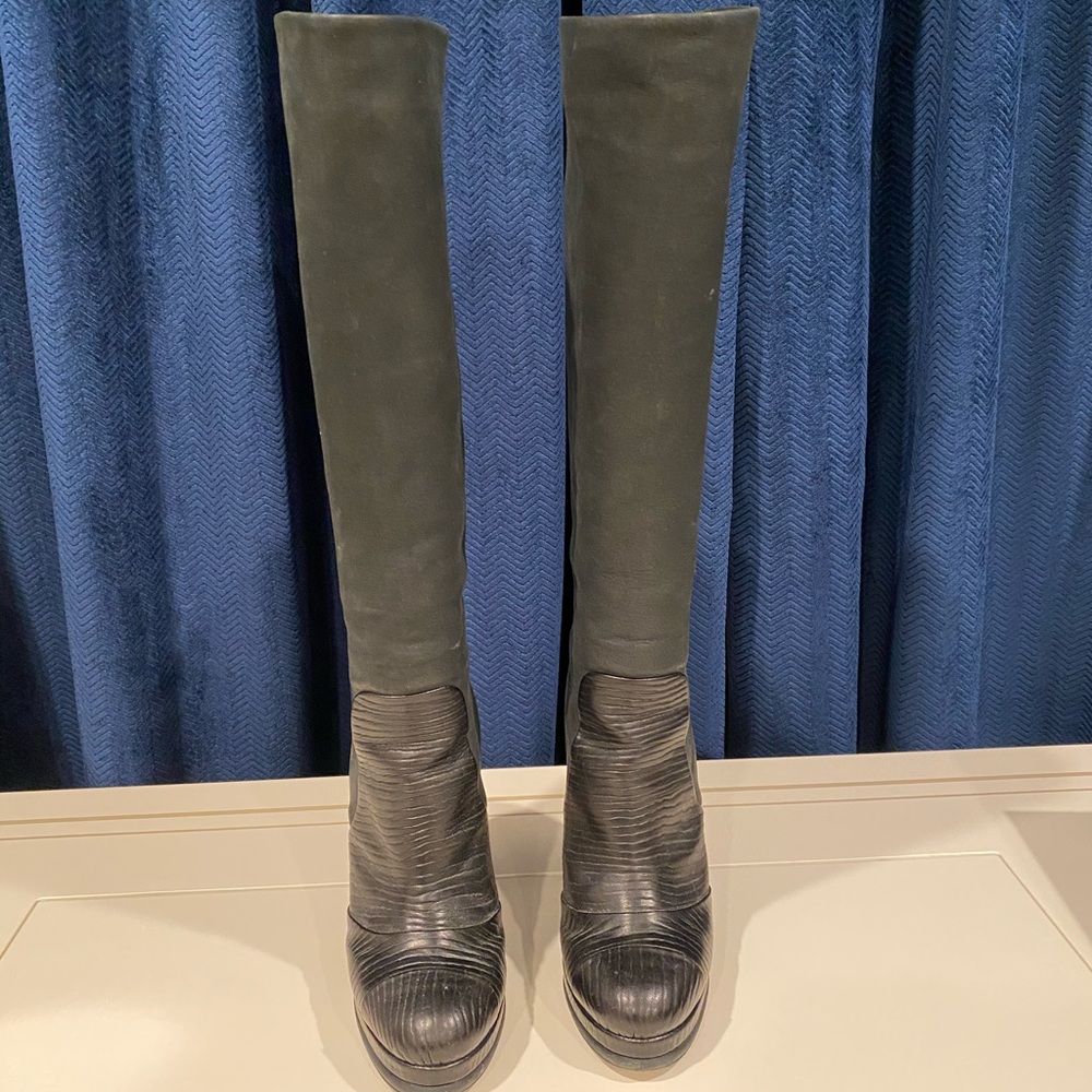 Chanel Tall Boot Heel Classic Black Gold High - Picture 2 of 10
